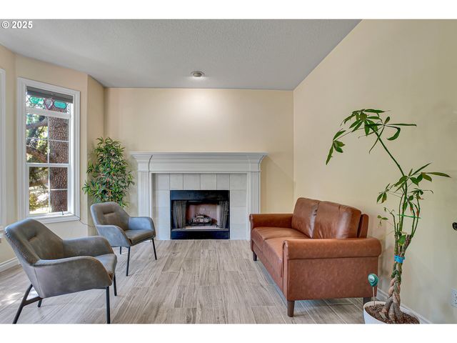 2672 Se VISTA Way, Gresham, OR 97080