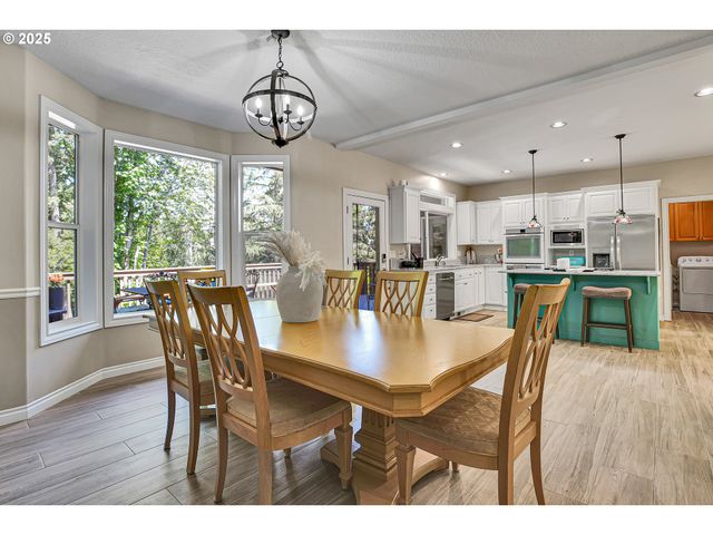 2672 Se VISTA Way, Gresham, OR 97080