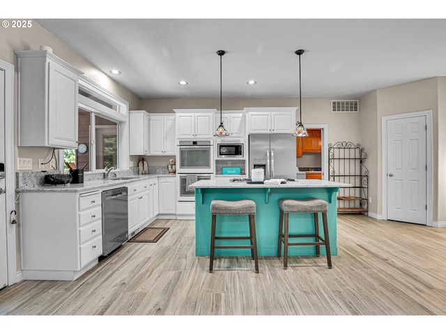 2672 Se VISTA Way, Gresham, OR 97080