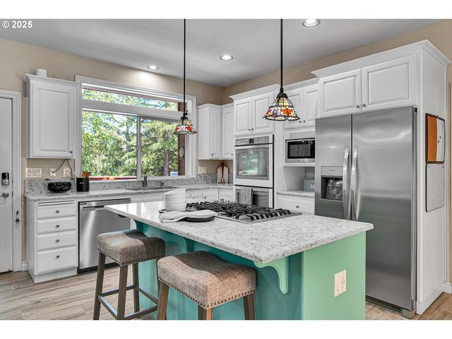 2672 Se VISTA Way, Gresham, OR 97080