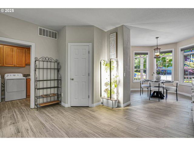 2672 Se VISTA Way, Gresham, OR 97080