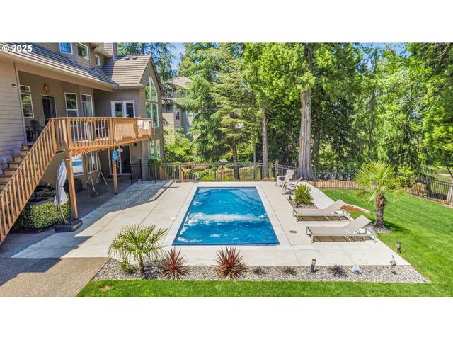 2672 Se VISTA Way, Gresham, OR 97080