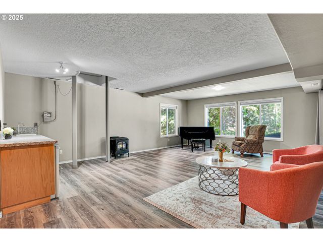 2672 Se VISTA Way, Gresham, OR 97080