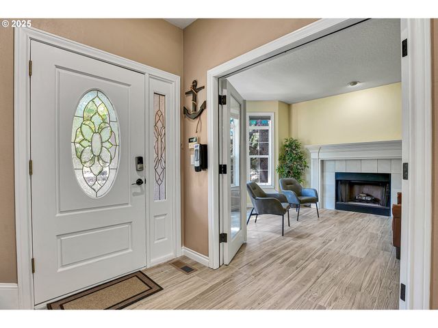 2672 Se VISTA Way, Gresham, OR 97080