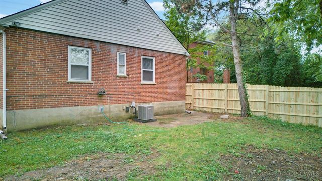 2034 Sundale Ave, North College Hill, OH 45239