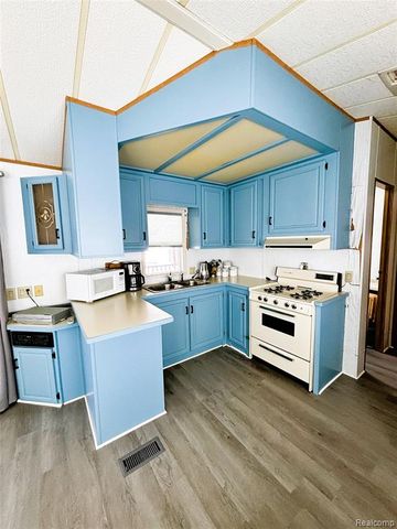 7166 Ben Franklin Drive, Lexington, MI 48450