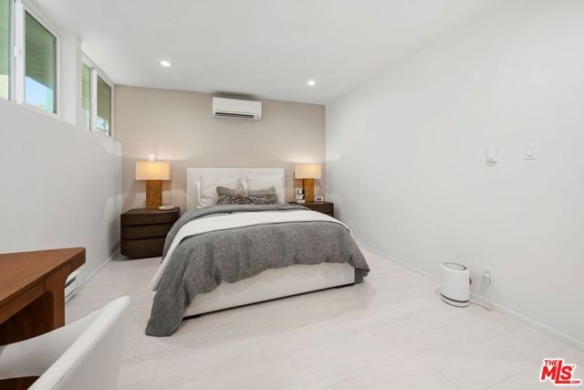 2233 4th Street 3, Santa Monica, CA 90405