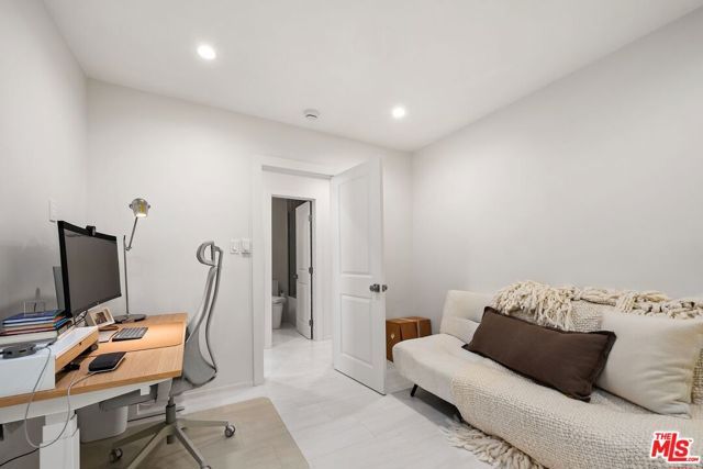 2233 4th Street 3, Santa Monica, CA 90405