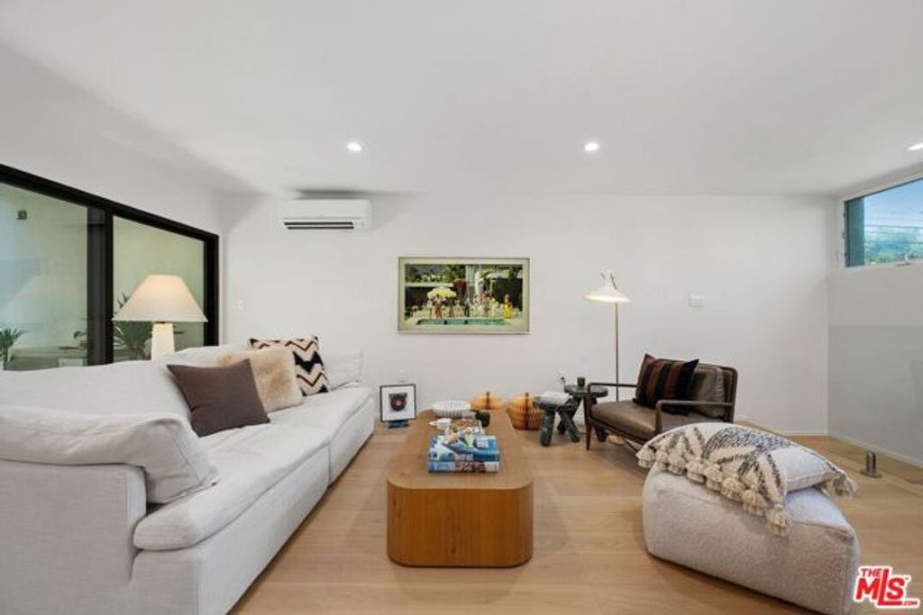 2233 4th Street 3, Santa Monica, CA 90405