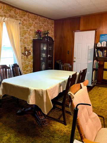 345 S Lake St, Waskom, TX 75692