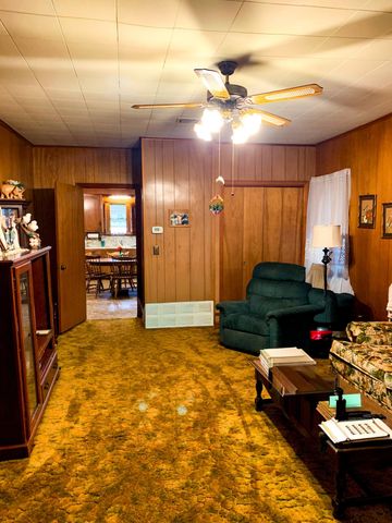 345 S Lake St, Waskom, TX 75692