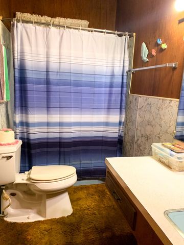 345 S Lake St, Waskom, TX 75692