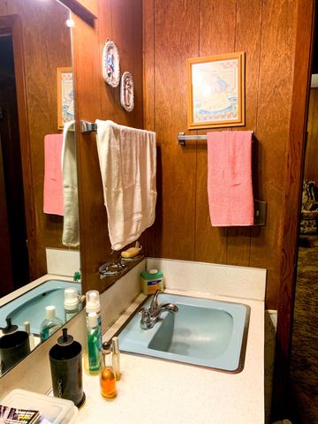 345 S Lake St, Waskom, TX 75692