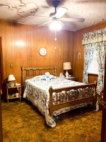 345 S Lake St, Waskom, TX 75692