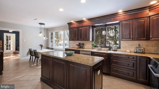 154 ASH WAY, Doylestown, PA 18901