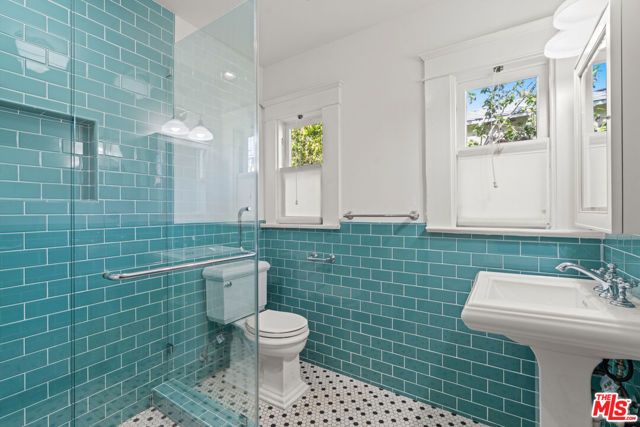 813 Crestmoore Place, Venice (los Angeles), CA 90291