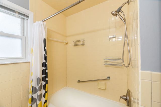 114 N FOREST Avenue, Palatine, IL 60074