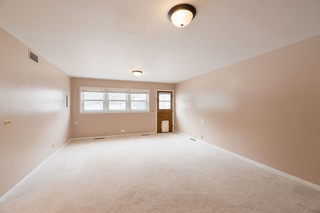 114 N FOREST Avenue, Palatine, IL 60074