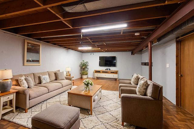 114 N FOREST Avenue, Palatine, IL 60074