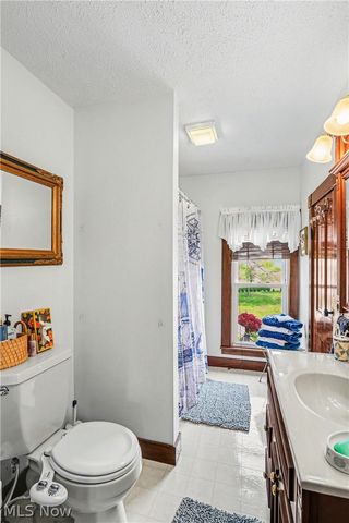 290 Park Avenue, Conneaut, OH 44030
