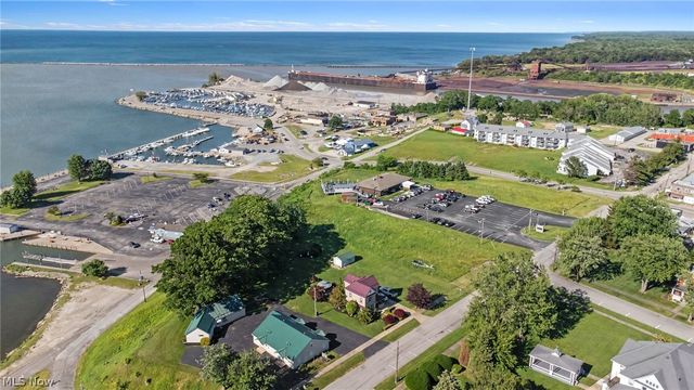 290 Park Avenue, Conneaut, OH 44030