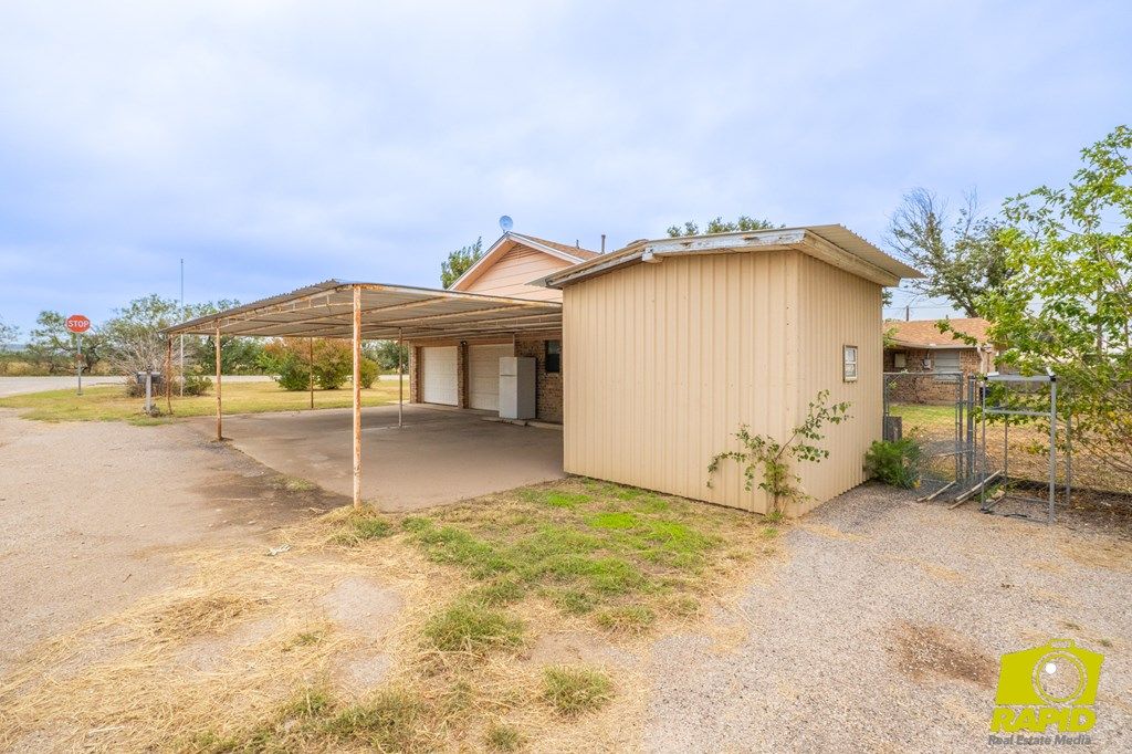 Image 54 of property listing at 711 Robert Lee, Sterling City, TX 76951