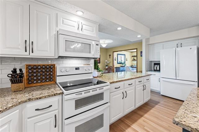 8400 Acuff Lane, Lenexa, KS 66215