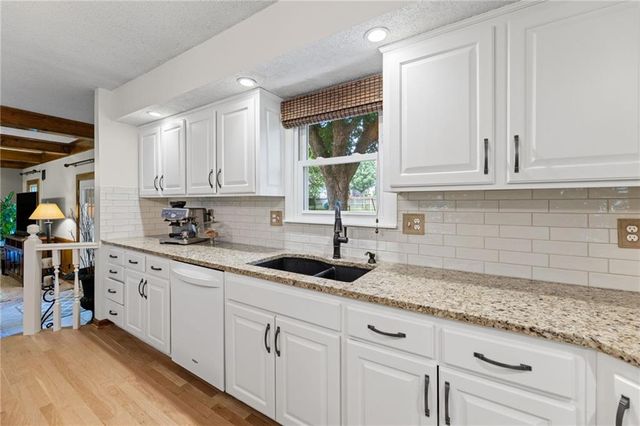 8400 Acuff Lane, Lenexa, KS 66215