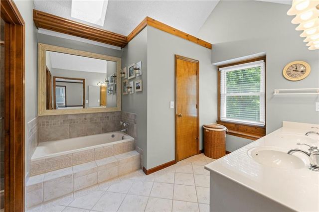 8400 Acuff Lane, Lenexa, KS 66215