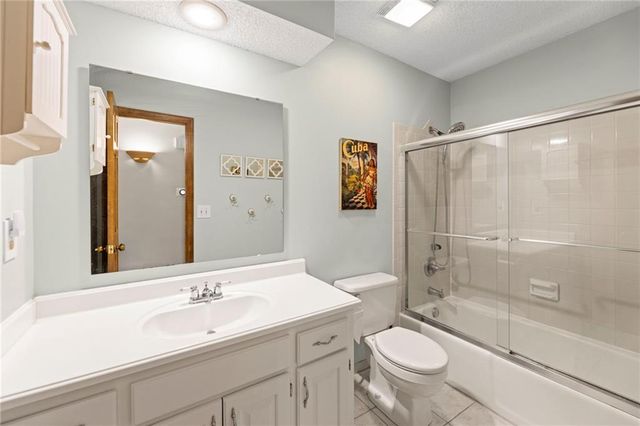 8400 Acuff Lane, Lenexa, KS 66215