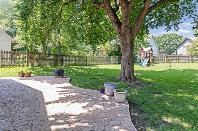 8400 Acuff Lane, Lenexa, KS 66215
