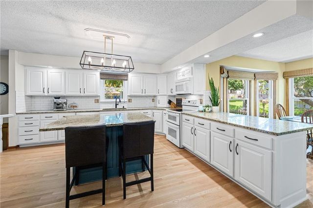 8400 Acuff Lane, Lenexa, KS 66215
