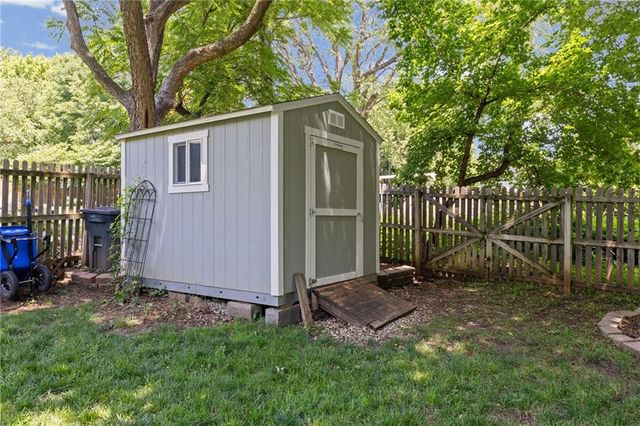 8400 Acuff Lane, Lenexa, KS 66215