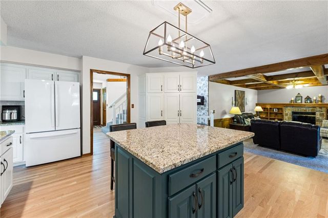 8400 Acuff Lane, Lenexa, KS 66215