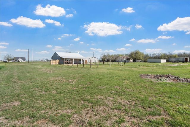 5730 Leroy Parkway, West, TX 76691