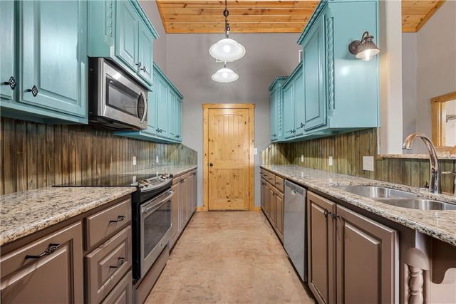 5730 Leroy Parkway, West, TX 76691