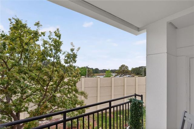 1292 Laskin Rd Apt 203, Virginia Beach, VA 23451