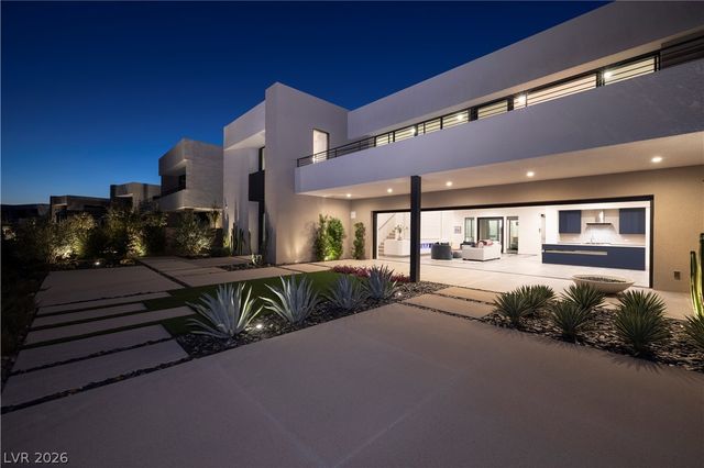 25 Falling Ridge Lane, Henderson, NV 89011