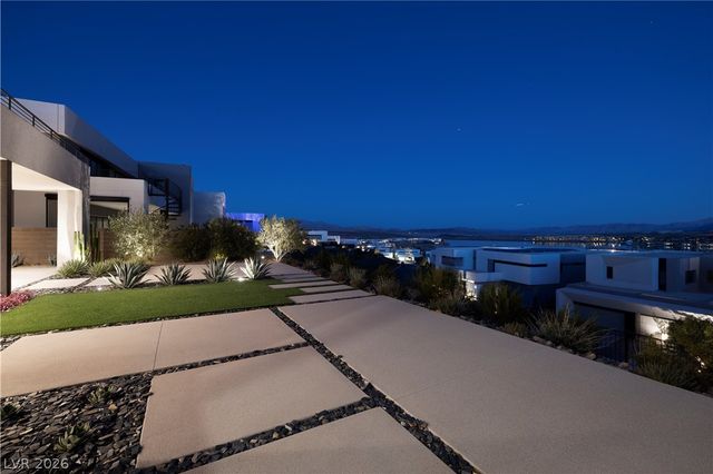 25 Falling Ridge Lane, Henderson, NV 89011