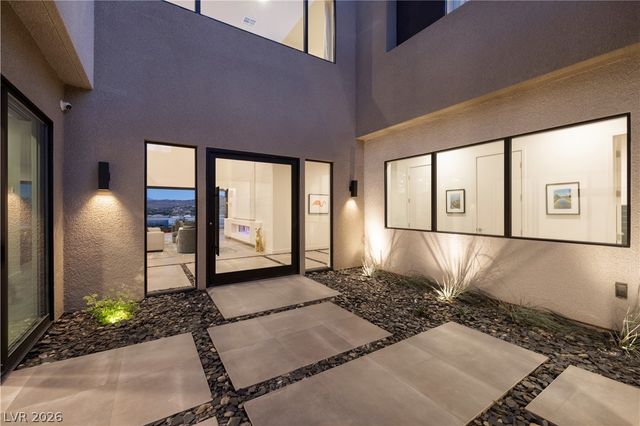 25 Falling Ridge Lane, Henderson, NV 89011