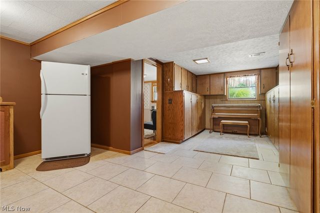 1600 Deerford Avenue SW, Massillon, OH 44647