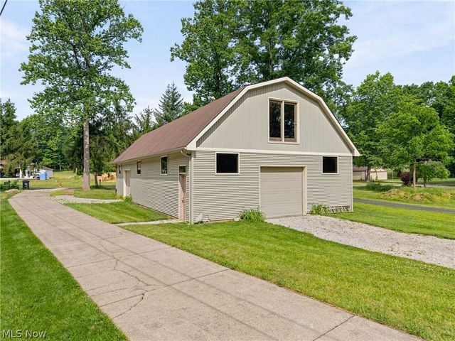 1600 Deerford Avenue SW, Massillon, OH 44647