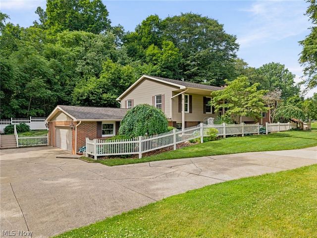 1600 Deerford Avenue SW, Massillon, OH 44647