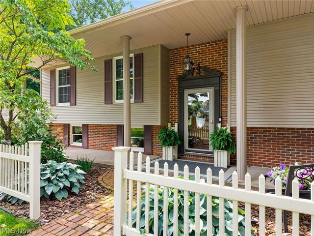 1600 Deerford Avenue SW, Massillon, OH 44647