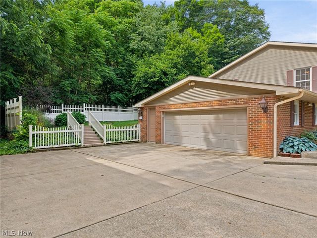 1600 Deerford Avenue SW, Massillon, OH 44647