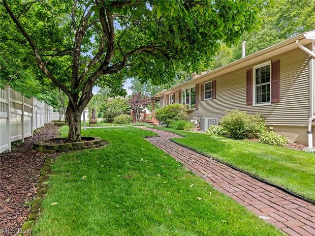 1600 Deerford Avenue SW, Massillon, OH 44647