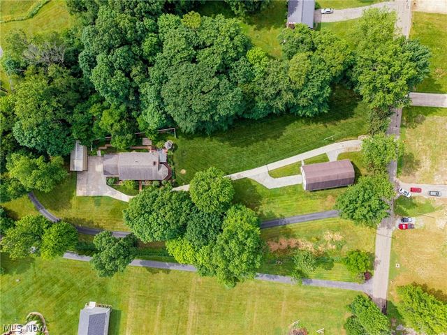 1600 Deerford Avenue SW, Massillon, OH 44647