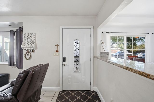 2320 Encina Ave, Modesto, CA 95354