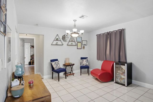 2320 Encina Ave, Modesto, CA 95354
