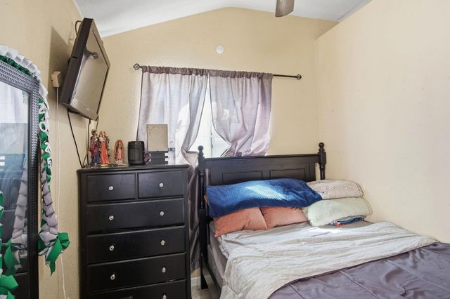 2320 Encina Ave, Modesto, CA 95354